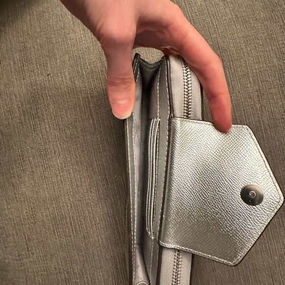 Michael Kors convertable clutch crossbody bag - Picture 2 of 5